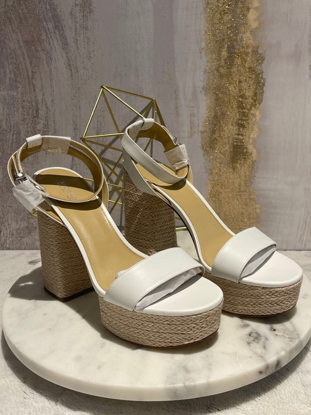 Mike Kors Women's Ashton Platforms  White Sandals with Ankle Strap (US 9.5) 😍🎁